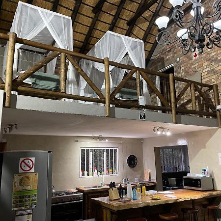 Genet House Holiday Home Marloth Park Exteriör bild