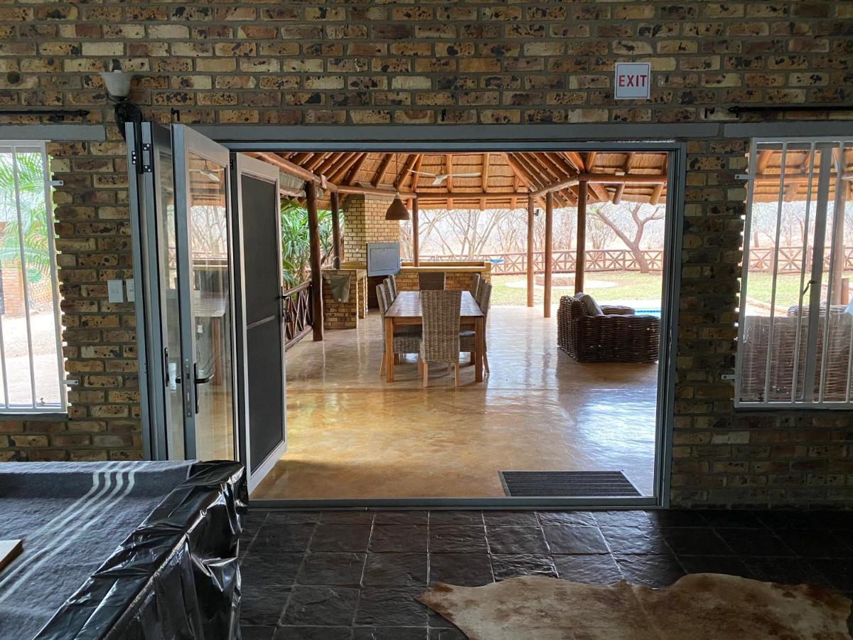 Genet House Holiday Home Marloth Park Exteriör bild