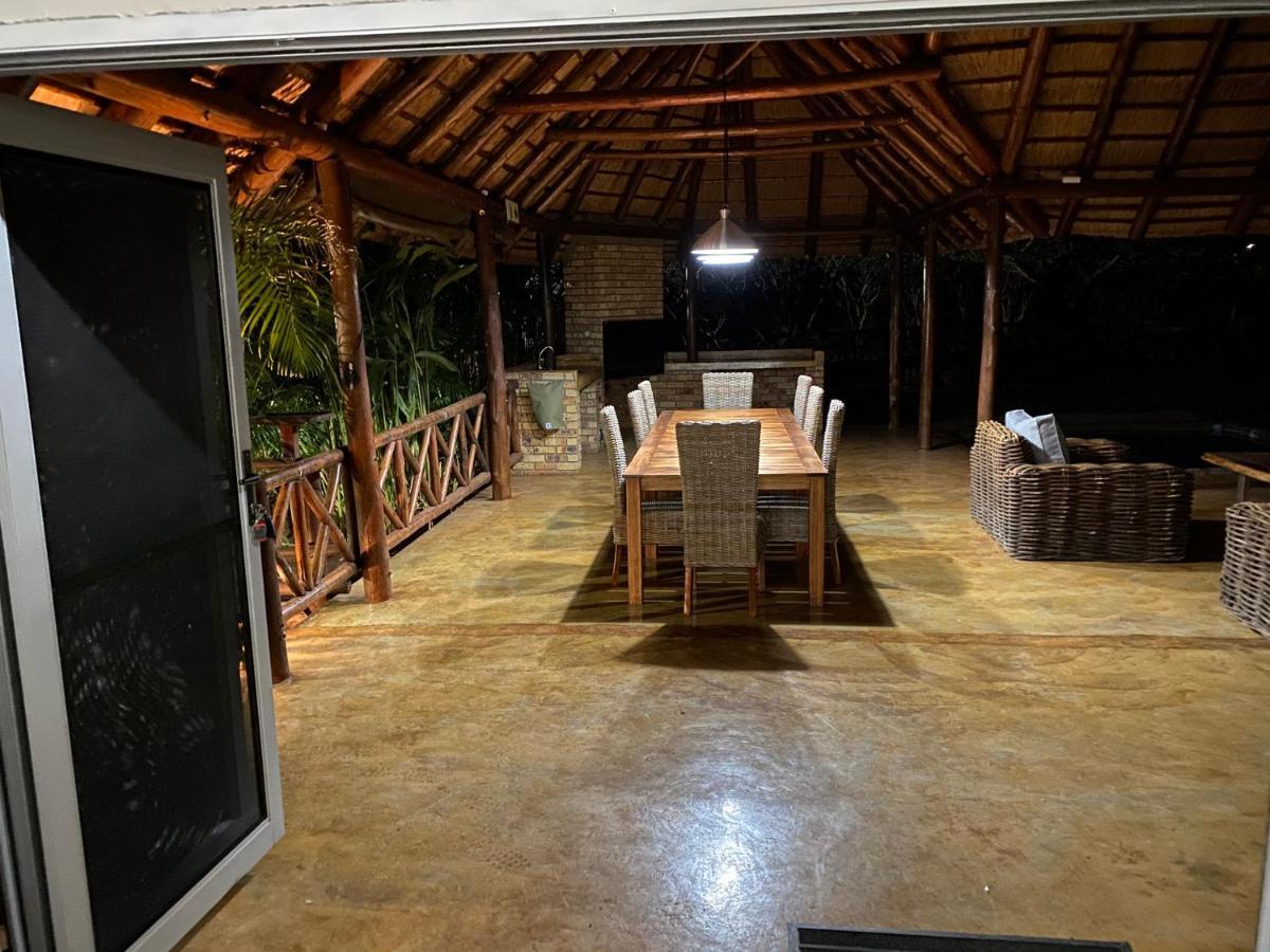 Genet House Holiday Home Marloth Park Exteriör bild