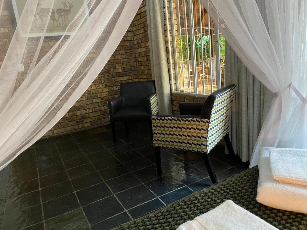 Genet House Holiday Home Marloth Park Exteriör bild