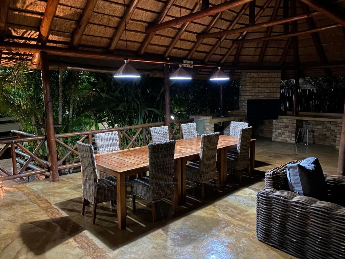 Genet House Holiday Home Marloth Park Exteriör bild