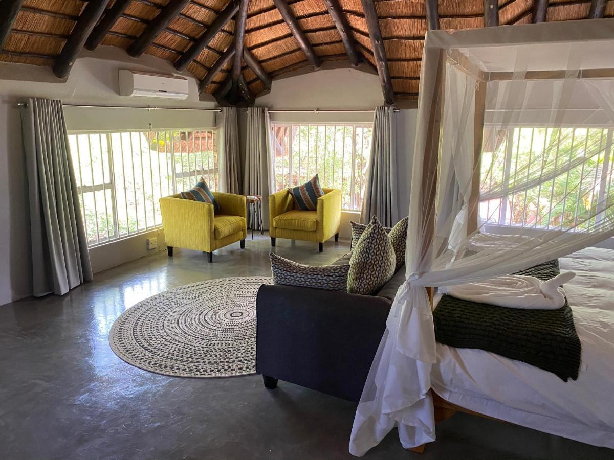 Genet House Holiday Home Marloth Park Exteriör bild