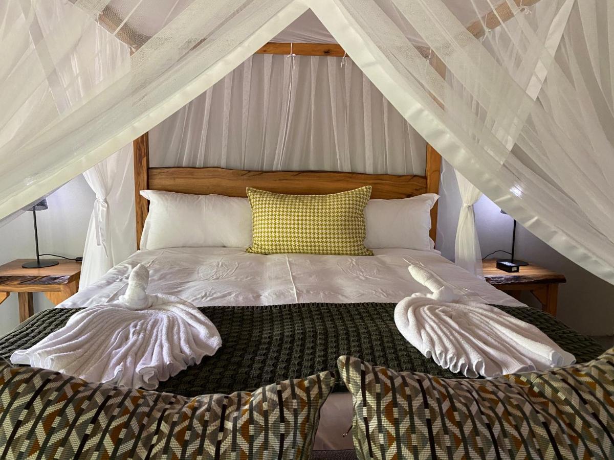 Genet House Holiday Home Marloth Park Exteriör bild