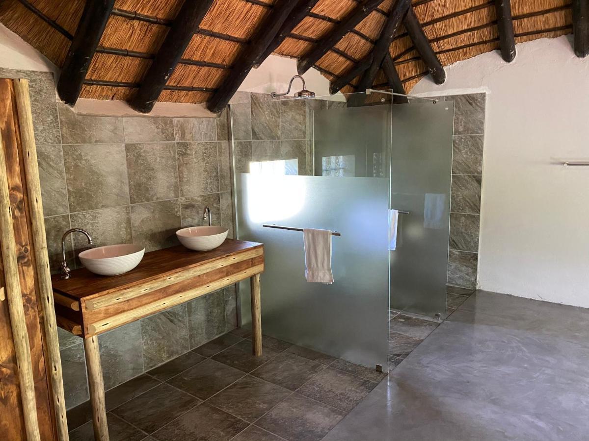 Genet House Holiday Home Marloth Park Exteriör bild