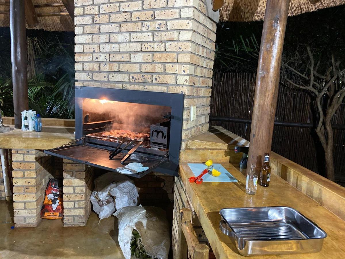 Genet House Holiday Home Marloth Park Exteriör bild
